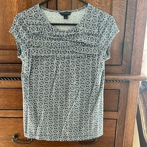 Womens banana republic short sleeve shirt. Size small